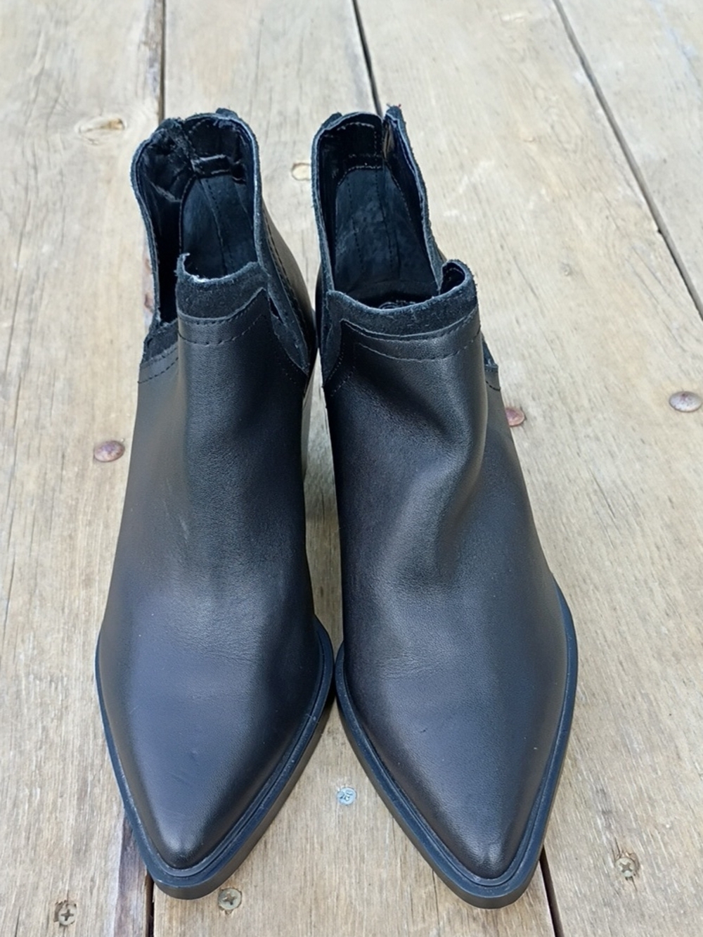 Vince Camuto Riggie Leather Heeled Bootie Size 8 M